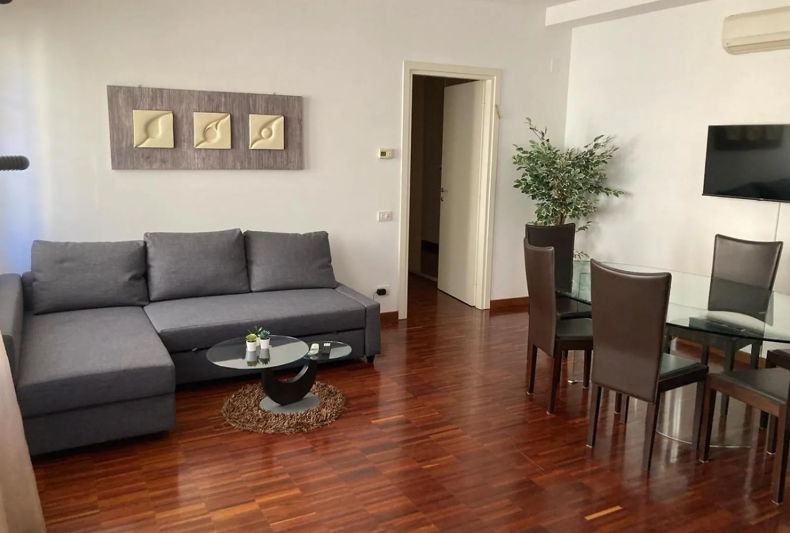 Accomodo Mit51 Trivano Cenisio Milan Italy